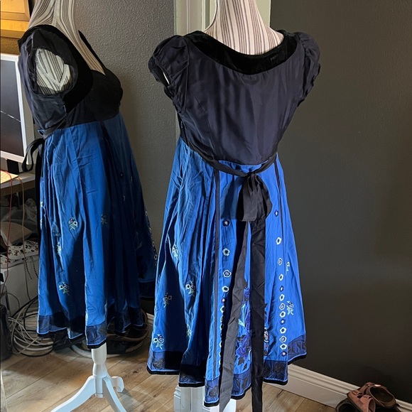 🛑 1 hour sale. Anthropologie, by Lithe, size 8, Black and Blue Floral Midi Dress - Picture 4 of 8